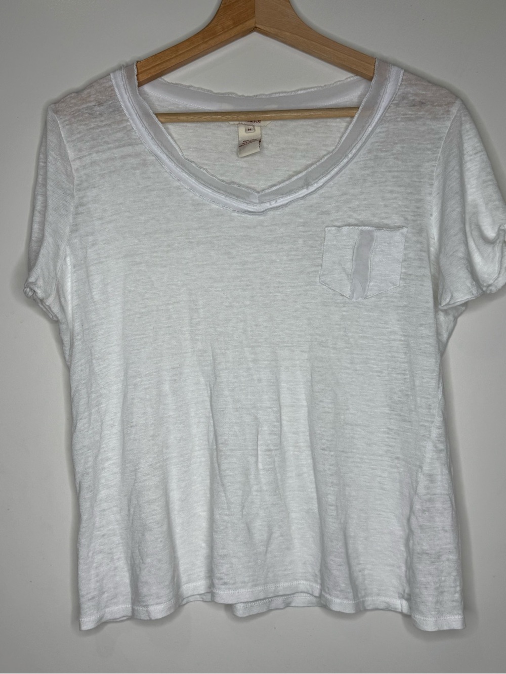 Sundance White V-Neck One Pocket Tee - size M Flawed